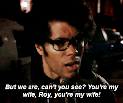 IT-Crowd-Wife-Roy.gif